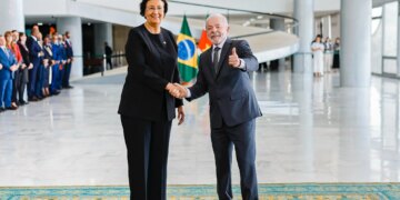 Petrobras quer trabalhar com Suriname na exploração de reservas de petróleo, diz Lula