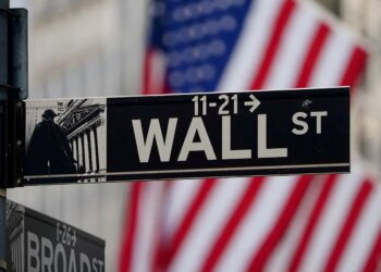 Futuros de NY sobem e petróleo cai 4% após anúncio de acordo de paz entre EUA e Irã