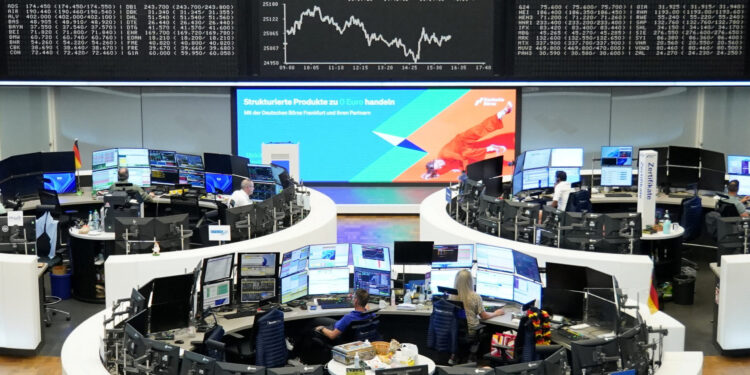 Bolsas da Europa fecham na maioria em alta com tecnologia e IA, e de olho em petróleo volátil – Money Times