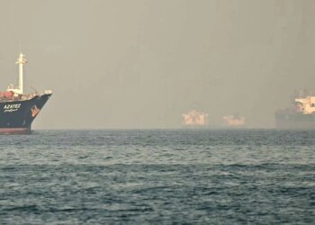 Abertura de Ormuz inunda rapidamente os mercados com petróleo – e traz nova questão