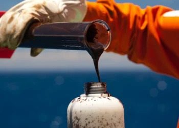 Preços do petróleo oscilam após adiamento de negociações entre EUA e Irã; Brent cai – Times Brasil
