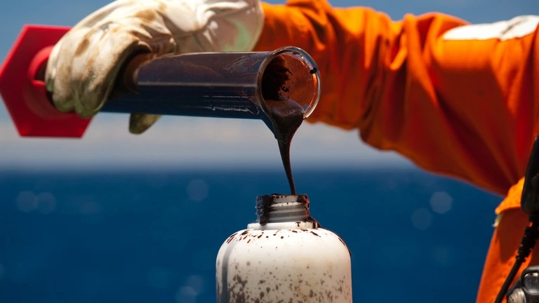 Preços do petróleo oscilam após adiamento de negociações entre EUA e Irã; Brent cai – Times Brasil