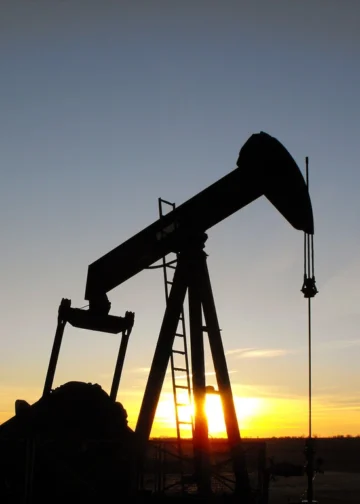 Petróleo fecha em alta após dilemas entre EUA e Irã e risco de interrupção na oferta global da commodity – Times Brasil