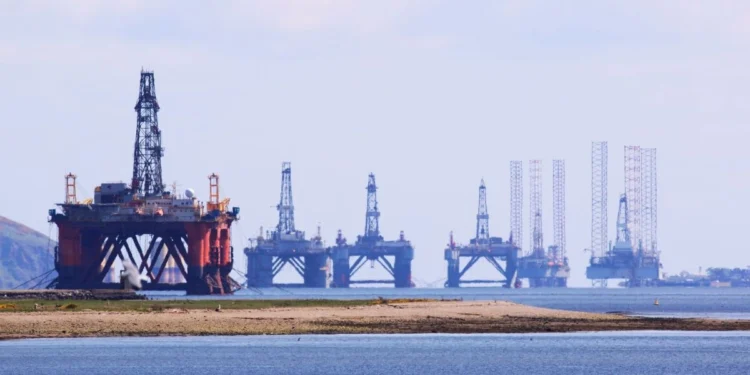Preços do petróleo disparam com novos ataques dos EUA ao Irã  – Times Brasil