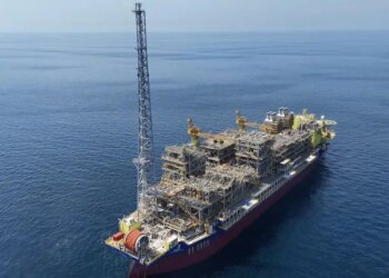 Petrobras e PRIO caem até 5% seguindo petróleo em meio a acordo EUA-Irã