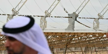 Com guerra, países produtores de petróleo apostam bilhões em energia renovável