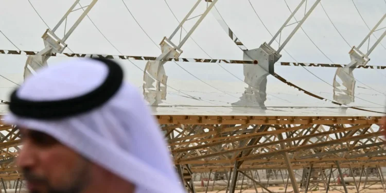 Com guerra, países produtores de petróleo apostam bilhões em energia renovável