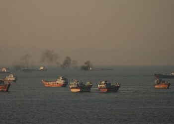 Produtores do Oriente Médio mantêm exportações de petróleo e GNL apesar de ataques em Ormuz – Money Times