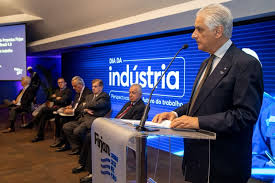 É GRANDE A EXPECTATIVA PARA O LANÇAMENTO DO ANUÁRIO DO PETRÓLEO DA FIRJAN AMANHÃ NO RIO DE JANEIRO