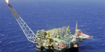 Produção de petróleo na bacia de Campos cresce, mas é a terceira menor em 25 anos