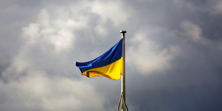 Ucrânia ataca Rússia com drones e incendeia importante refinaria de petróleo – Money Times
