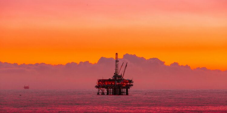 Petróleo dispara no mercado físico até US$ 110 com novas tensões no Oriente Médio