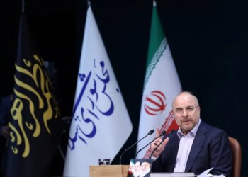 Ghalibaf ironiza EUA por ‘petróleo a preços exorbitantes’ após barril atingir US$ 100