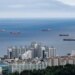 Petróleo despenca com volta da oferta e reacende temor de excesso global