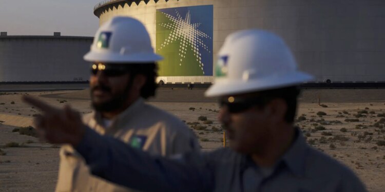 Arábia Saudita corta preço do petróleo para Ásia ao menor nível em anos