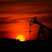 Petróleo dispara mais de 4% após bombardeio no Kuwait e crise no Estreito de Ormuz – Times Brasil