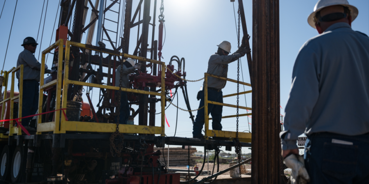 Petróleo brent despenca 9%, abaixo de US$ 90, com pausa no conflito no Oriente Médio