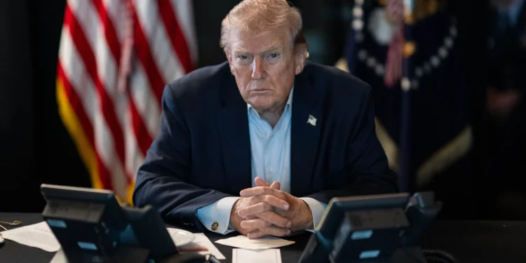 Petróleo sobe após Trump elevar o tom de vingança contra Irã