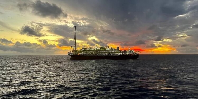 Petróleo cai com pausa de ataques EUA-Irã