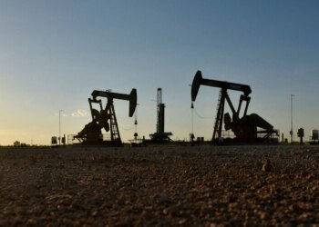 Petróleo cai mais de 1% mesmo com incertezas sobre acordo entre EUA e Irã no Catar