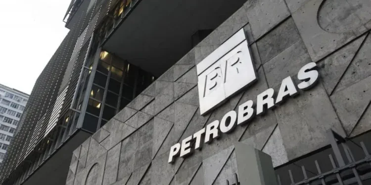 Petrobras (PETR4): ações têm nova alta com avanço do petróleo por conflito EUA-Irã