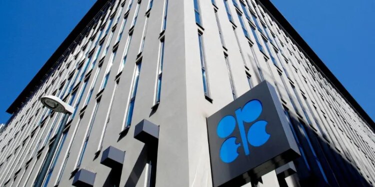 Opep reduz previsão para avanço da demanda por petróleo em 2026, mas eleva para 2027