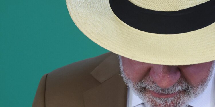 Descoberta de petróleo dá impulso a Lula, mas resultados não são garantidos