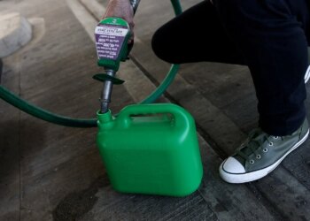 Petróleo sobe pelo 5º dia seguido com ameaça de novas sanções dos EUA ao Irã