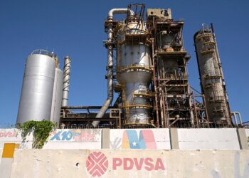 Empresa dos EUA assumirá campos de petróleo da China e da Rússia na Venezuela