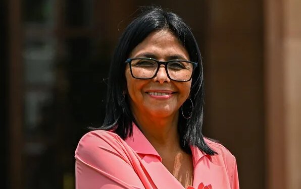 Venezuela considera saída da Opep em meio a negociação com EUA por campos de petróleo