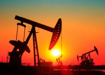Petróleo fecha em alta pela quinta sessão seguida com tensão entre EUA e Irã – Times Brasil