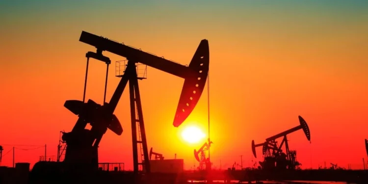 Petróleo fecha em alta pela quinta sessão seguida com tensão entre EUA e Irã – Times Brasil