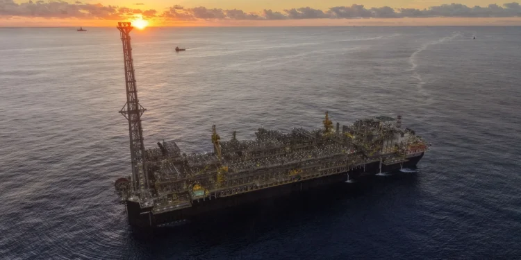 Sob liminar, imposto de exportação do petróleo é prorrogado por 60 dias  