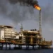 Fechamento de Ormuz reduz oferta de petróleo em 4,3 milhões de barris por dia, mostra relatório AIE; Brent sobe 3,3% – Times Brasil