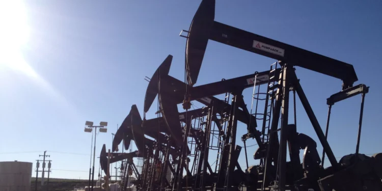 DOE: estoques de petróleo nos EUA sobem 4,4 milhões de barris