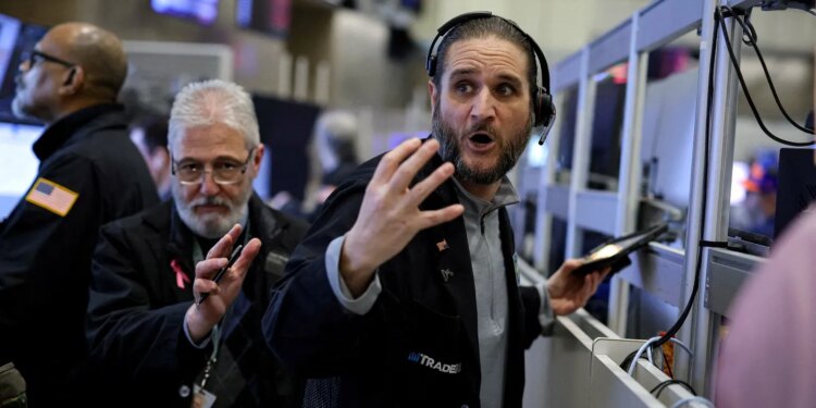 Futuros de NY caem com petróleo acima de US$ 102 e novos alertas sobre IA