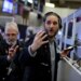Futuros de NY caem com petróleo acima de US$ 102 e novos alertas sobre IA