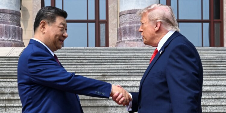 Petróleo da Venezuela vira novo campo de batalha entre Trump e Xi