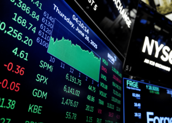 Bolsas de NY fecham em queda com alerta de CEOs sobre IA e petróleo acima dos US$ 100