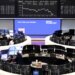 Bolsas da Europa operam sem direção única, contrabalançando tech e petróleo