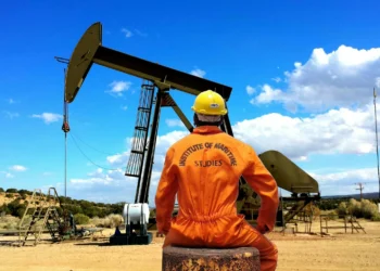 Petróleo sobe após Arábia Saudita fechar oleoduto em Ormuz – Times Brasil