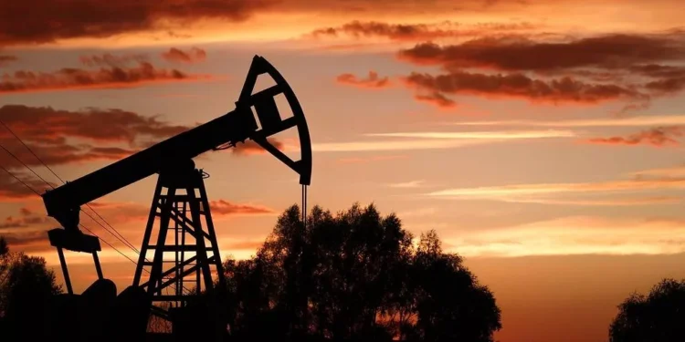 Petróleo impulsiona superávit da balança comercial, mostra Icomex, da FGV