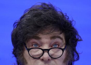 Milei diz que Argentina está próxima de produzir 1 mi de barris de petróleo por dia