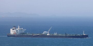 Petróleo fecha sem direção entre negociações Rússia-Ucrânia e tensão no Oriente Médio