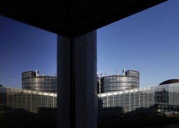Parlamento Europeu adia por três anos regras sobre metano de petróleo importado