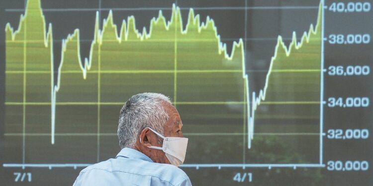 Bolsas da Ásia encerram em queda com tensões no Oriente Médio, avanço do petróleo e nova rodada de vendas de ações de IA – Times Brasil