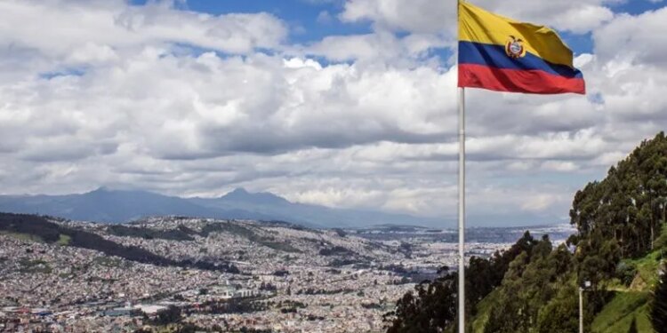 Equador retoma transporte de petróleo colombiano após meses de suspensão