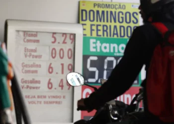 Reação à crise do petróleo: para 100 países, prioridade foi conter preços