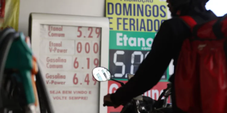 Reação à crise do petróleo: para 100 países, prioridade foi conter preços